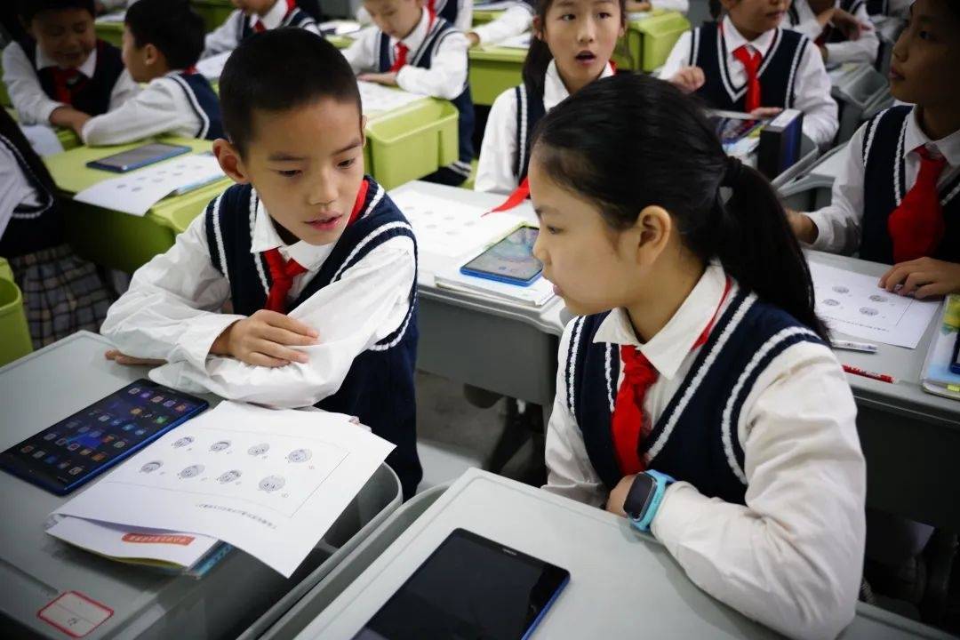 四质工程典型案例⑤丨巴中经开区白塔小学创新实施vr技术构建现代高效