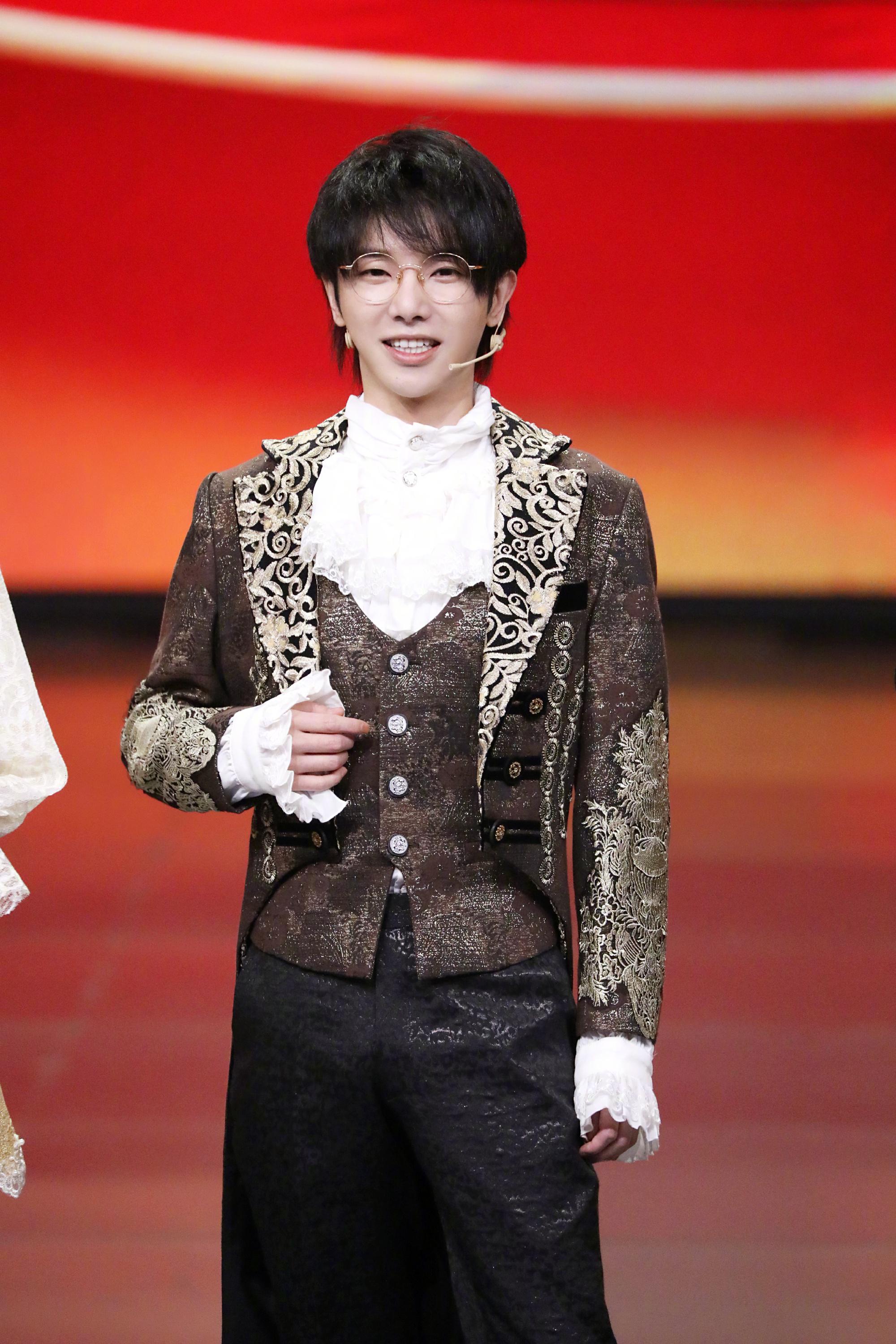 华晨宇《王牌对王牌》最新剧照,王牌五周年盛典,国王与乞丐