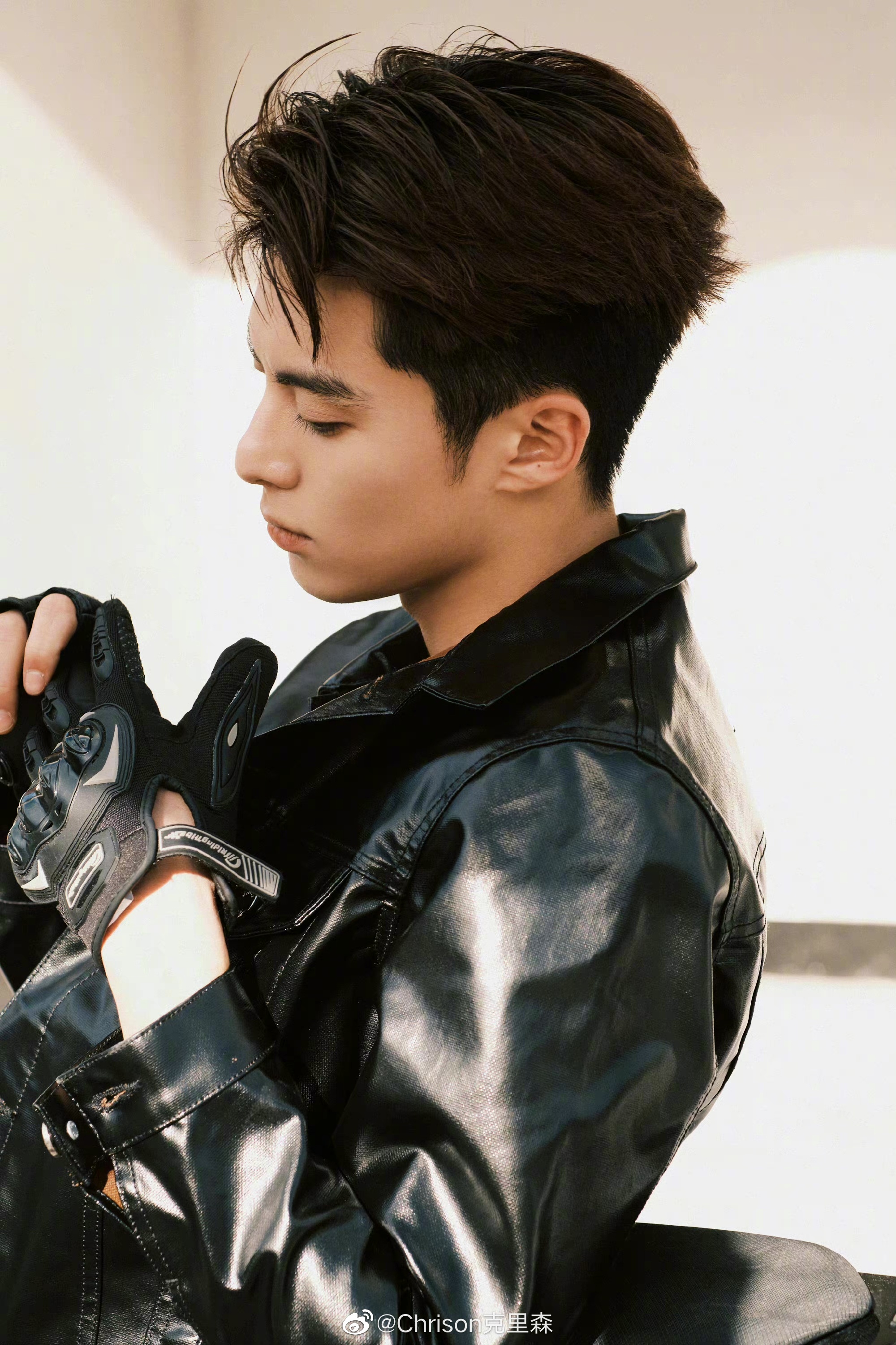 王鹤棣的这两组照片是在向我们科普