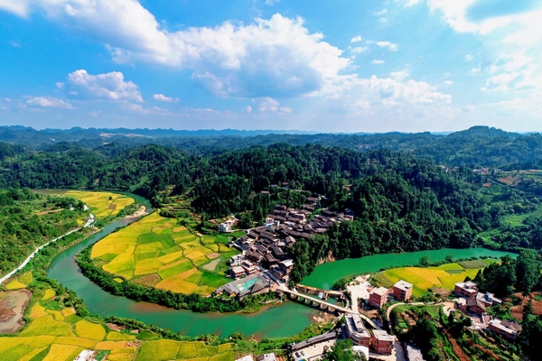 荔波甲良镇:"三融合"助推旅游产业化发展