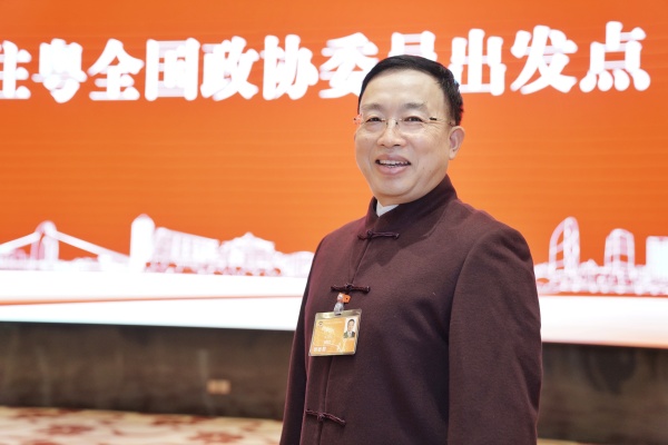 全国政协委员朱征夫培养引进高素质法律服务人才