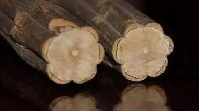 韵味十足的一款木串儿，被很多人忽视了|佛珠|六道木|手串|韵味|珠子_新浪新闻