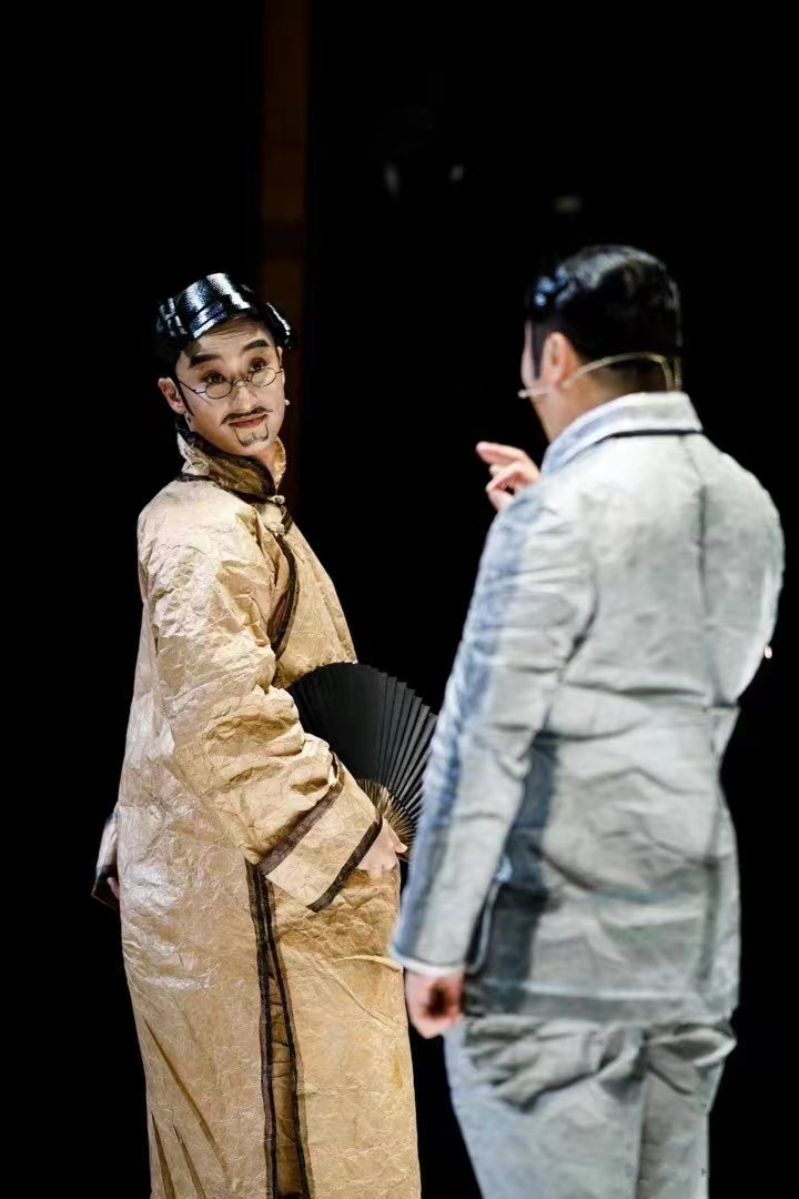 刘一达,中国老舍研究会副秘书长史宁及北京正阳书局"掌柜"崔勇一起,带