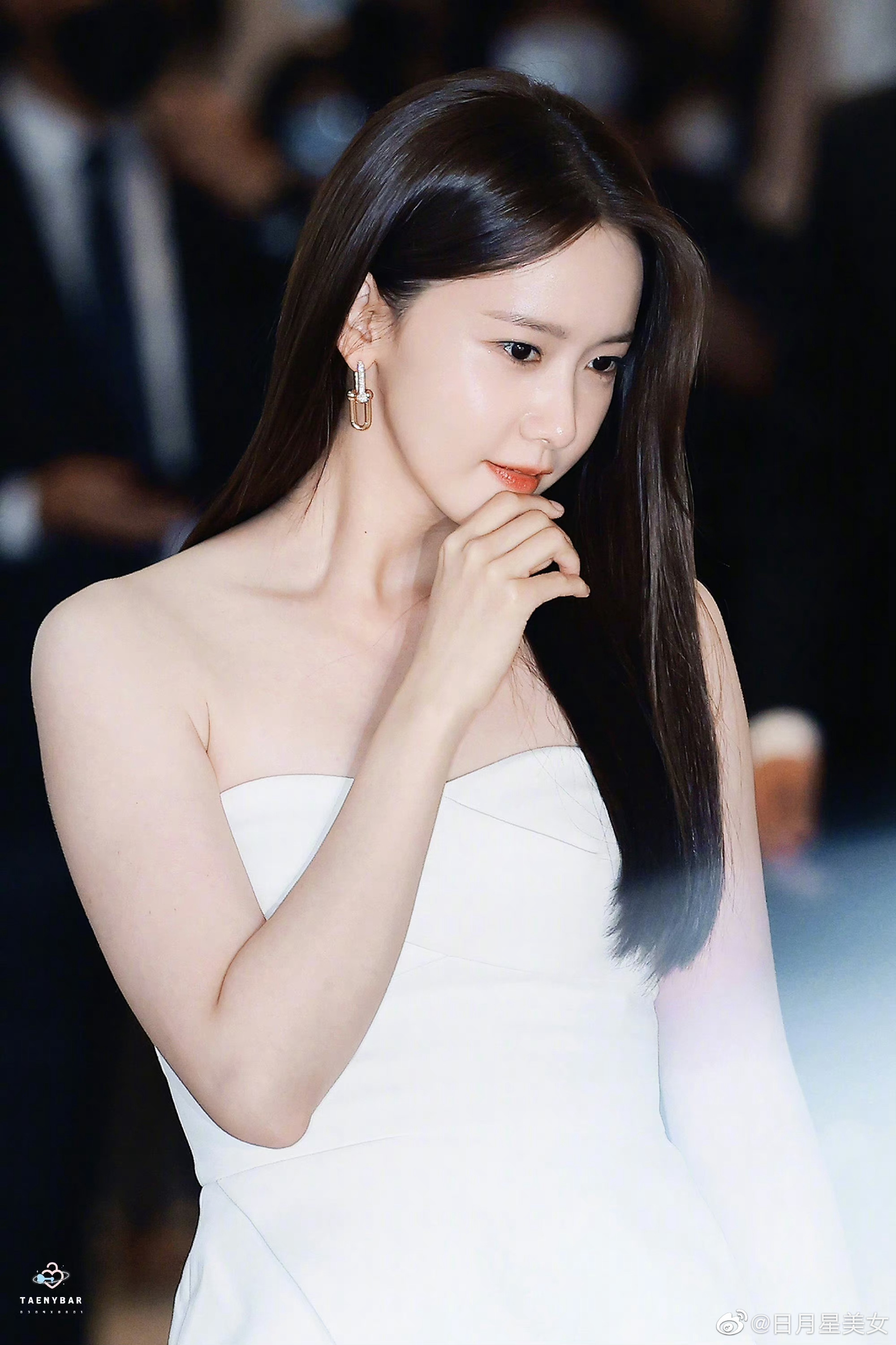 林允儿好身材__财经头条