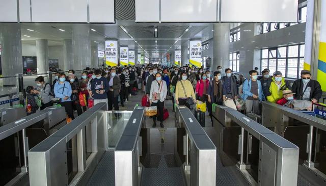 为什么火车不能提前到？飞机却可以？休闲区蓝鸢梦想 - Www.slyday.coM