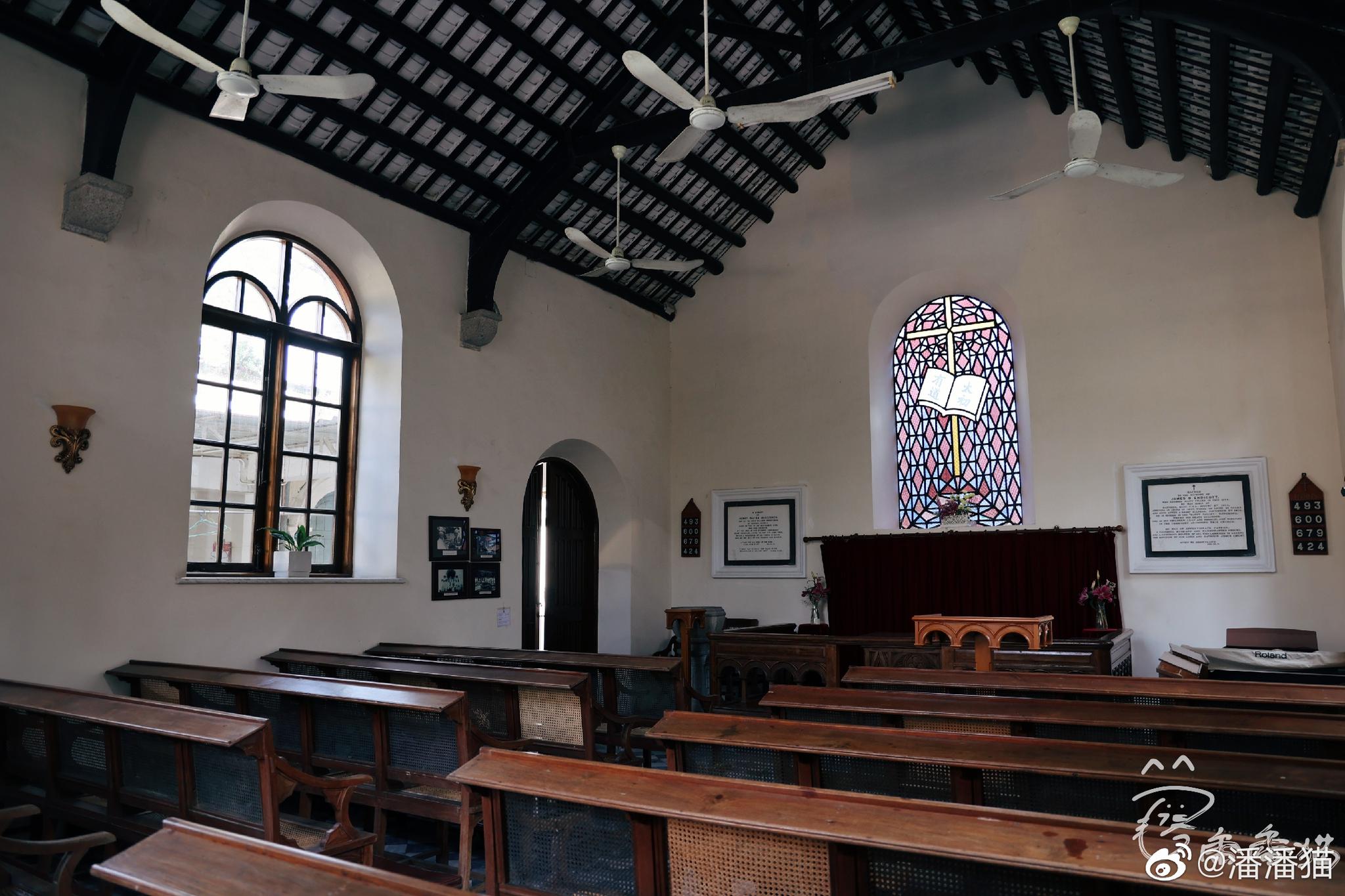 马礼逊小礼拜堂,在东方基金会边上一座很小的基督教堂,罗马式建筑