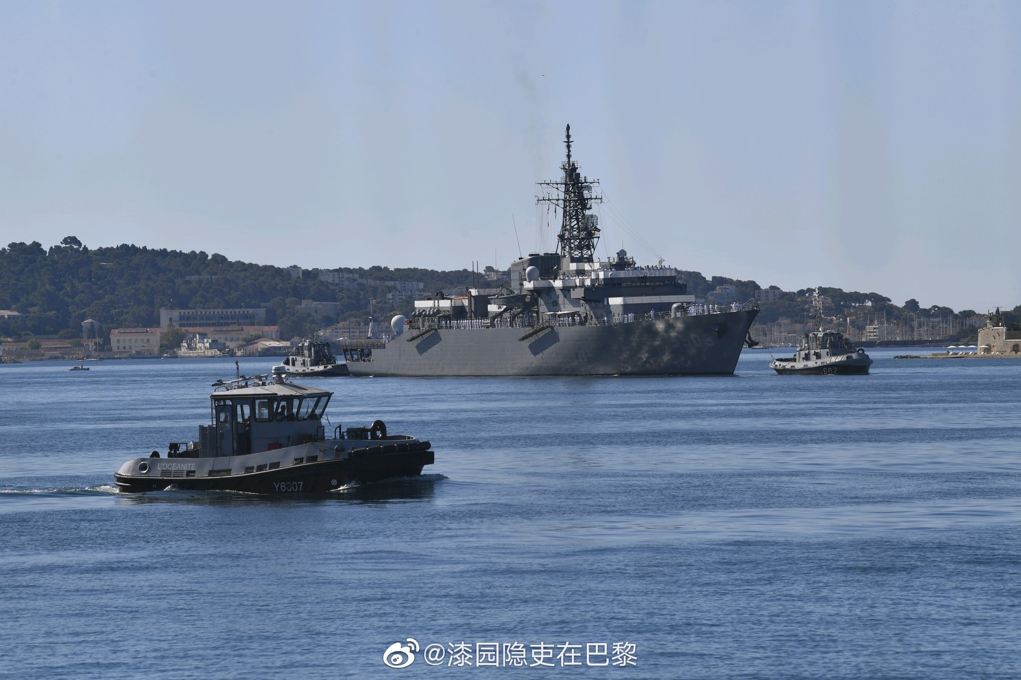 两艘日本海上自卫队军舰近日抵达法国土伦港停靠