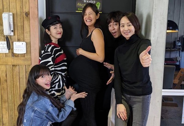 谢怡芬水下产子自己接生,二胎妈妈这么"猛"的吗?