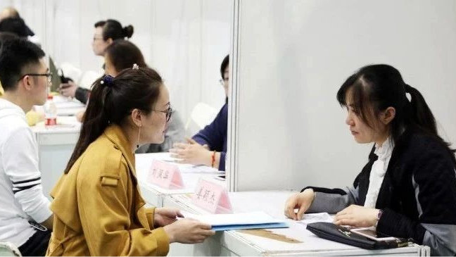 广州今年一季度这30个职业最缺人!部分薪酬超8000元/月|薪酬|求职|人力资源_新浪新闻