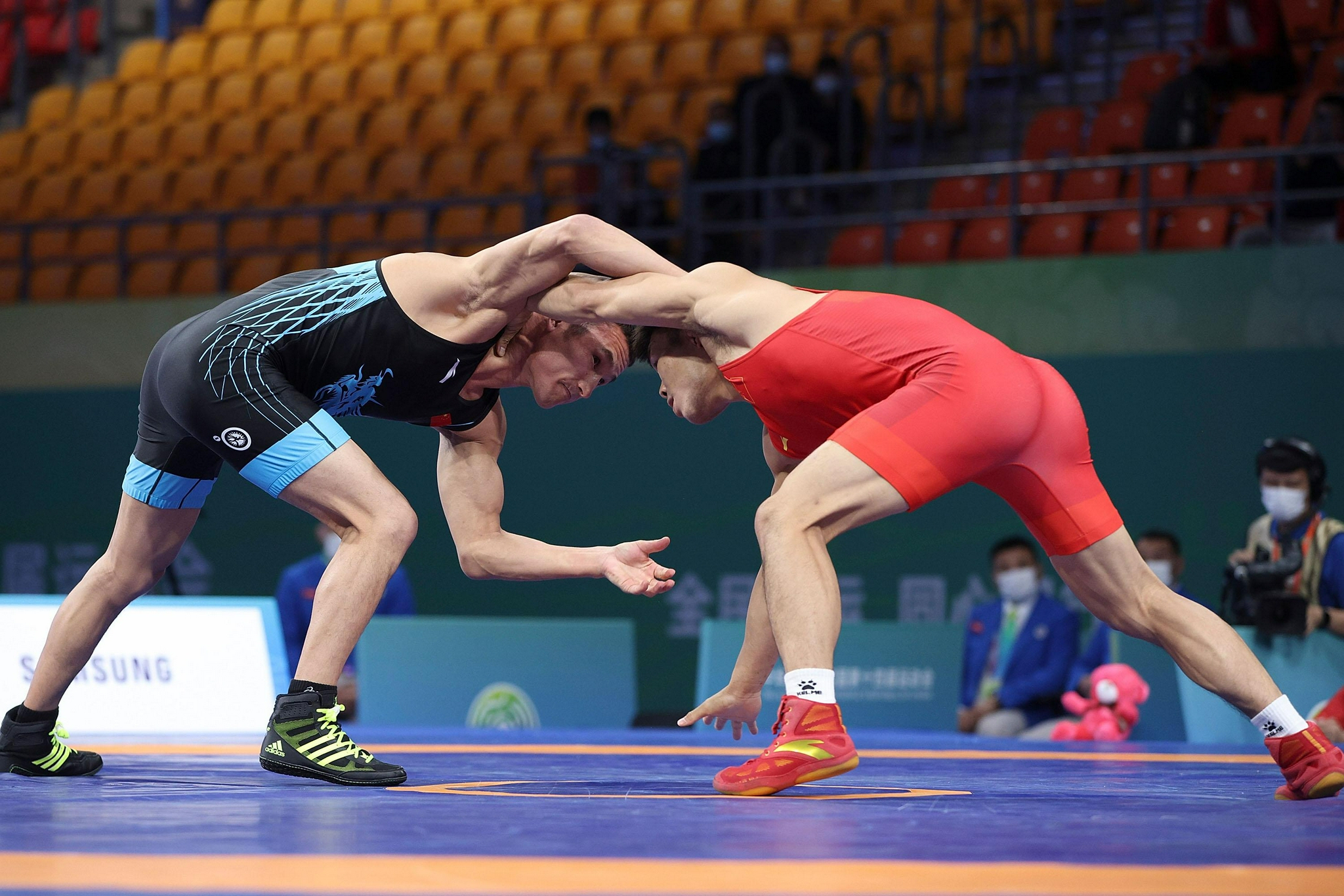 全运会摔跤男子自由式65公斤级浙江队选手袁绍华夺冠