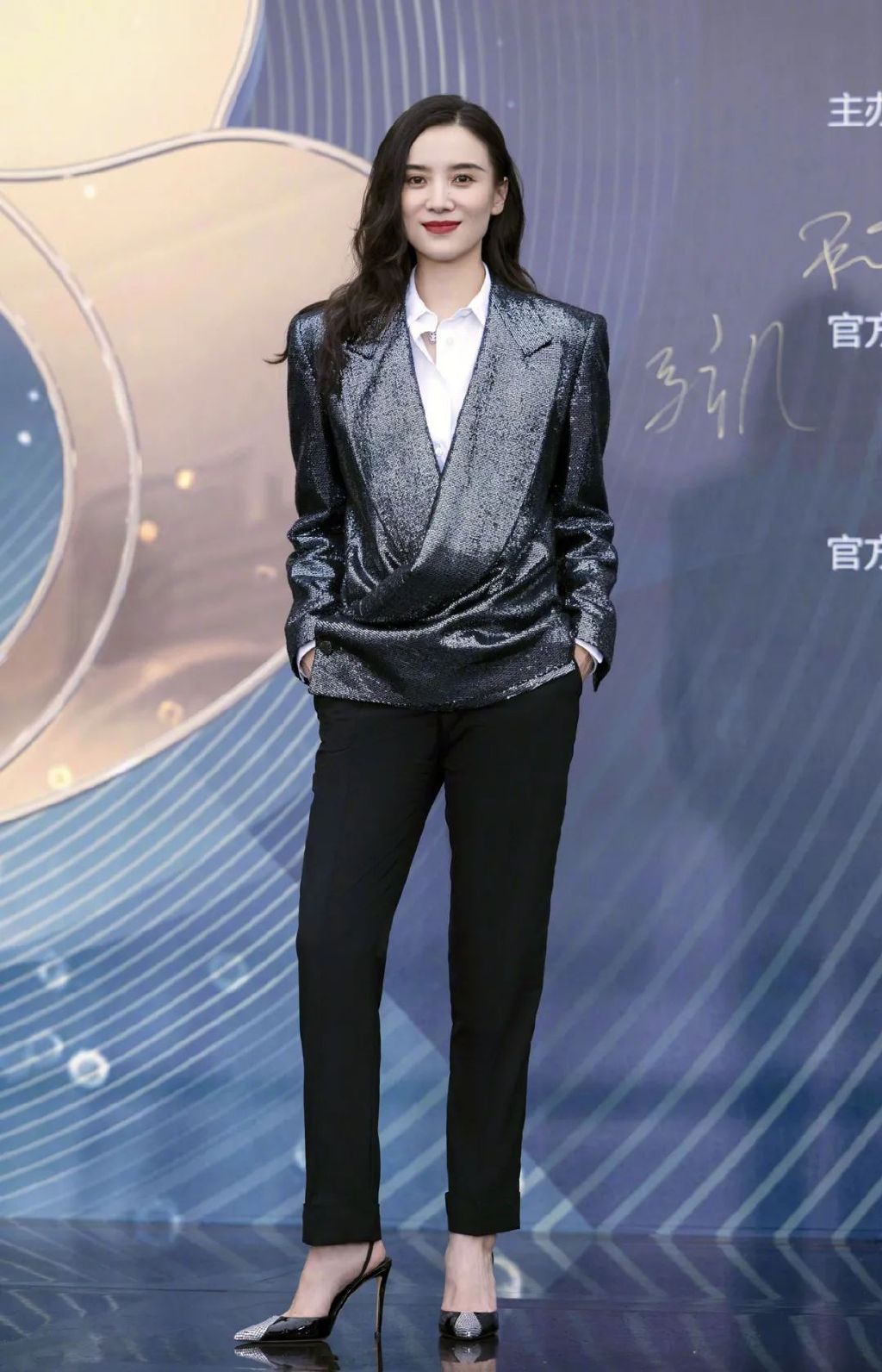 明星红毯有多卷:章子怡戴巨型翡翠、刘亦菲高定首穿、袁泉云淡风轻休闲区蓝鸢梦想 - Www.slyday.coM 明星红毯有多卷:章子怡戴巨型翡翠、刘亦菲高定首穿、袁泉云淡风轻休闲区蓝鸢梦想 - Www.slyday.coM