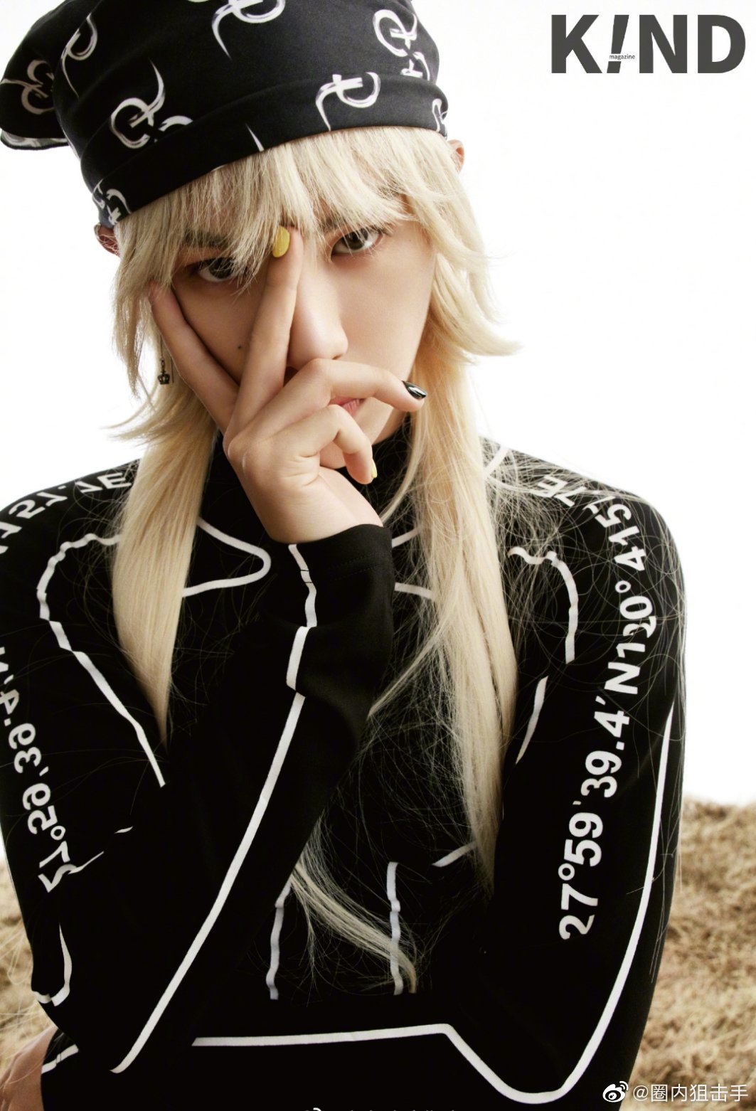 新期大片,品品银发黑美甲造型猛一看还以为是杨丞琳妹妹 67黄明昊k!