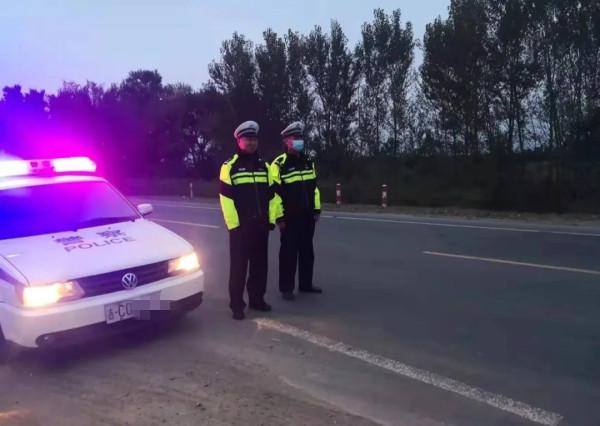 国庆假期全省交警全员在岗 出动交警5.6万人次、警车1.3万台次休闲区蓝鸢梦想 - Www.slyday.coM