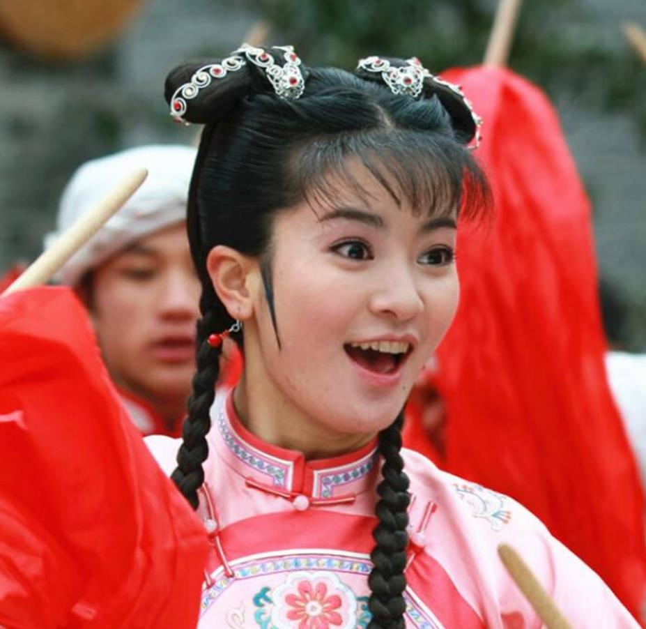 同样是"还珠格格"小燕子赵薇爱情事业双丰收她却一手好牌打得稀烂