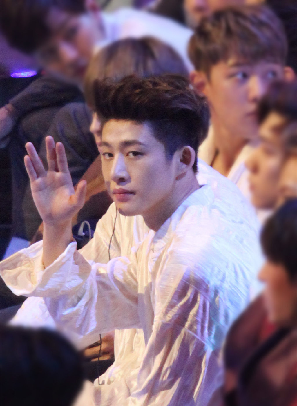 对于金韩彬将在19日发布新歌全额捐赠事件,你怎么看呢?