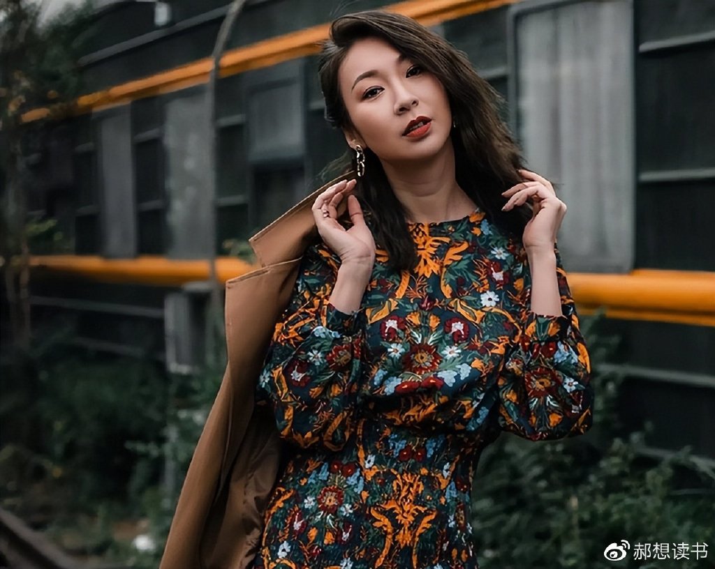 这么快就进入角色了?庄锶敏为麻六记带货,张兰听闻开心互动