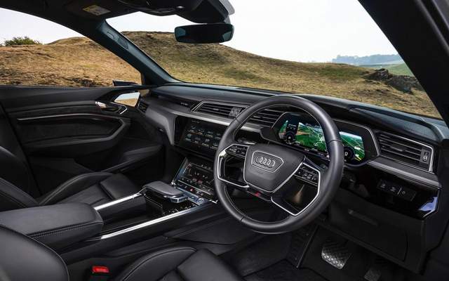 配图为奥迪e-tron内饰