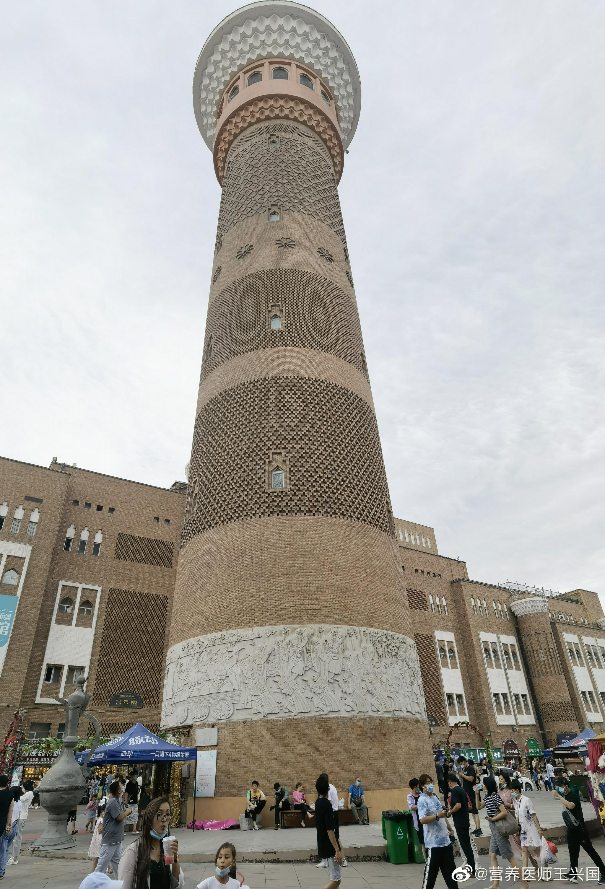 新疆第一高塔,丝绸之路观光塔,乌鲁木齐二道桥大巴扎