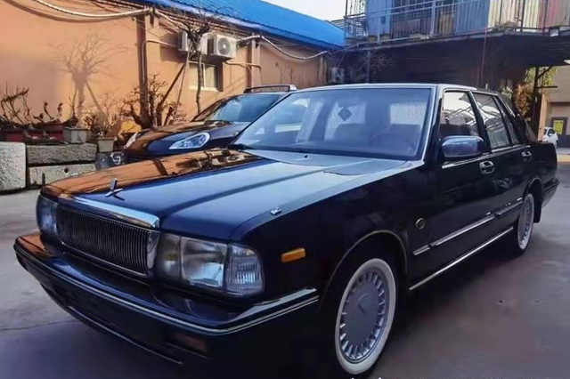 旧车行遇到1993款的日产公爵王代号y31当年要60万元