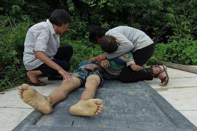 别觉得意外很遥远|溺水|嘴巴|男孩_新浪新闻