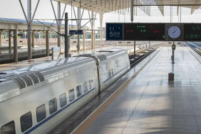 为什么火车不能提前到？飞机却可以？休闲区蓝鸢梦想 - Www.slyday.coM