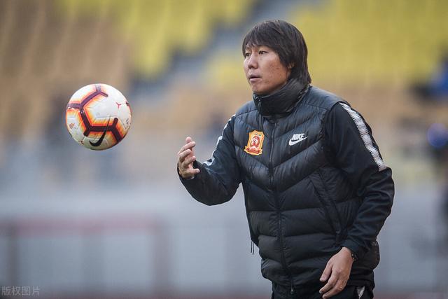 李铁进国足后仍掌控武汉队，成时间管理大师？球迷：睡眠足够就行休闲区蓝鸢梦想 - Www.slyday.coM
