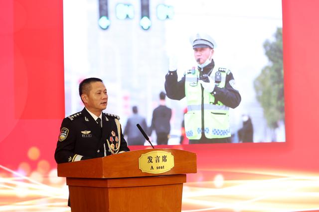 第二个中国人民警察节前夕武汉公安举行媒体见面会 6位全国公安系统英雄模范受邀出席休闲区蓝鸢梦想 - Www.slyday.coM