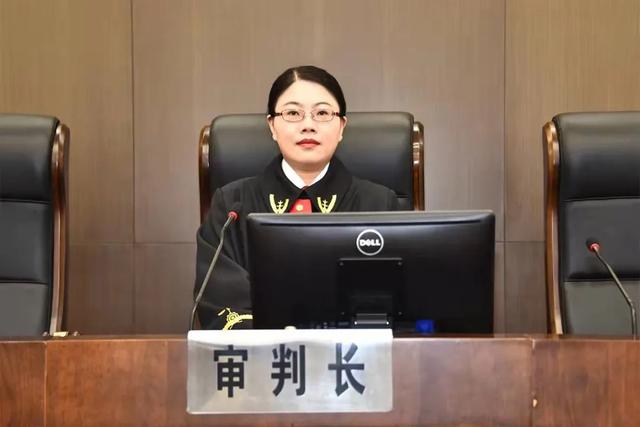 法官风采徐岩岩为优化营商环境而奋斗