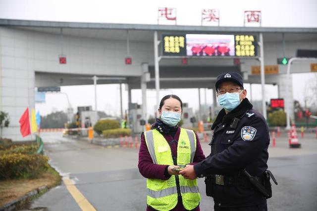大年初一寻机记 如虎添翼暖人心休闲区蓝鸢梦想 - Www.slyday.coM