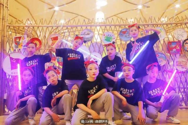 我的街舞是英语老师教的!丽水山村小学的孩子们厉害了,曾拿下省级比赛3个一等奖休闲区蓝鸢梦想 - Www.slyday.coM 我的街舞是英语老师教的!丽水山村小学的孩子们厉害了,曾拿下省级比赛3个一等奖休闲区蓝鸢梦想 - Www.slyday.coM