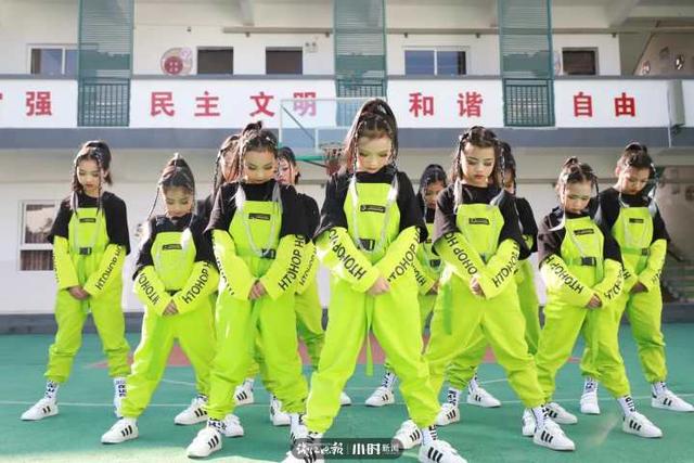 我的街舞是英语老师教的!丽水山村小学的孩子们厉害了,曾拿下省级比赛3个一等奖休闲区蓝鸢梦想 - Www.slyday.coM 我的街舞是英语老师教的!丽水山村小学的孩子们厉害了,曾拿下省级比赛3个一等奖休闲区蓝鸢梦想 - Www.slyday.coM