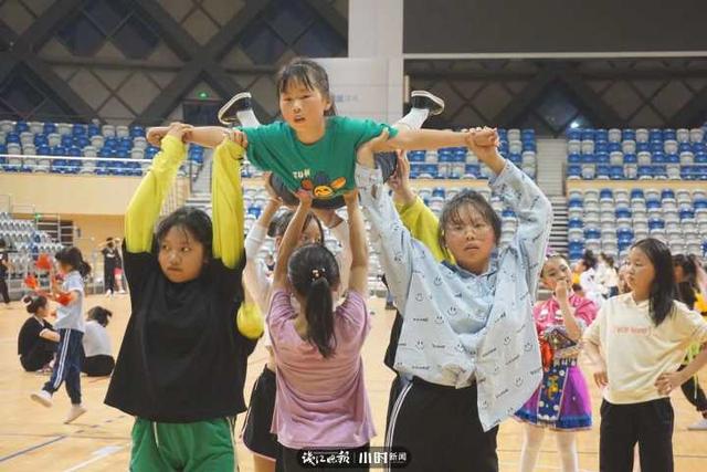 我的街舞是英语老师教的!丽水山村小学的孩子们厉害了,曾拿下省级比赛3个一等奖休闲区蓝鸢梦想 - Www.slyday.coM 我的街舞是英语老师教的!丽水山村小学的孩子们厉害了,曾拿下省级比赛3个一等奖休闲区蓝鸢梦想 - Www.slyday.coM