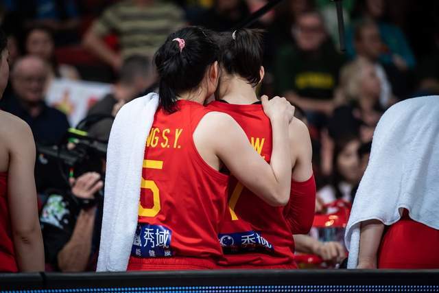 女篮姑娘更新社媒展现完美态度 主帅：用最好的精神面貌为祖国庆生休闲区蓝鸢梦想 - Www.slyday.coM