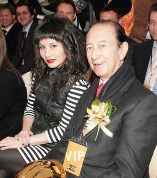 赌王女婿陈子聪近照头发凌乱瘦到脱相48岁看上去像60岁