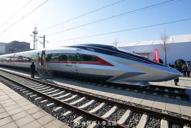 同城叫小妹电话:都市孤独经济下的隐秘社交图谱