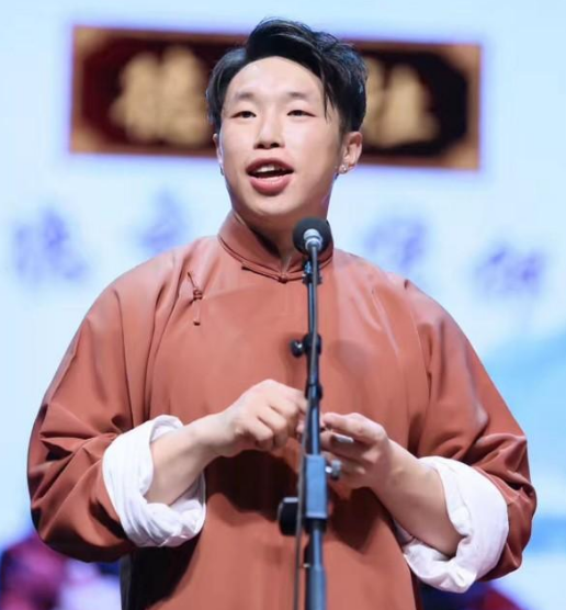 德云社烧饼批栾云平外人看造包袱假内讧背地里是看相声界规矩