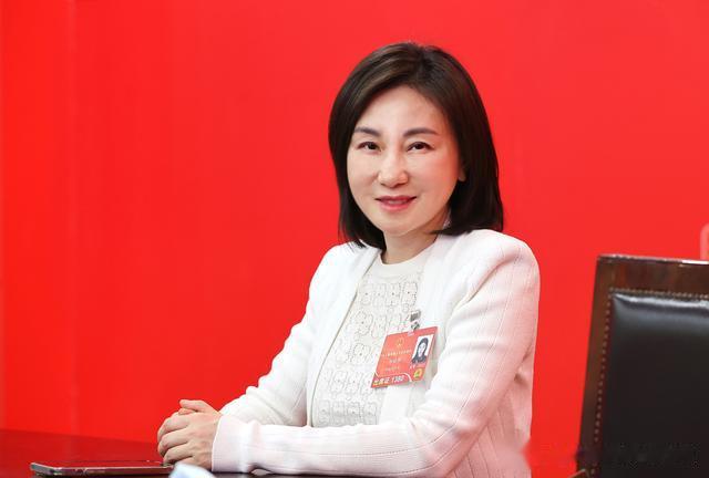 两会连线｜全国人大代表冯琪雅：为缩小贫富差距可考虑将个税起征点提高至1万元