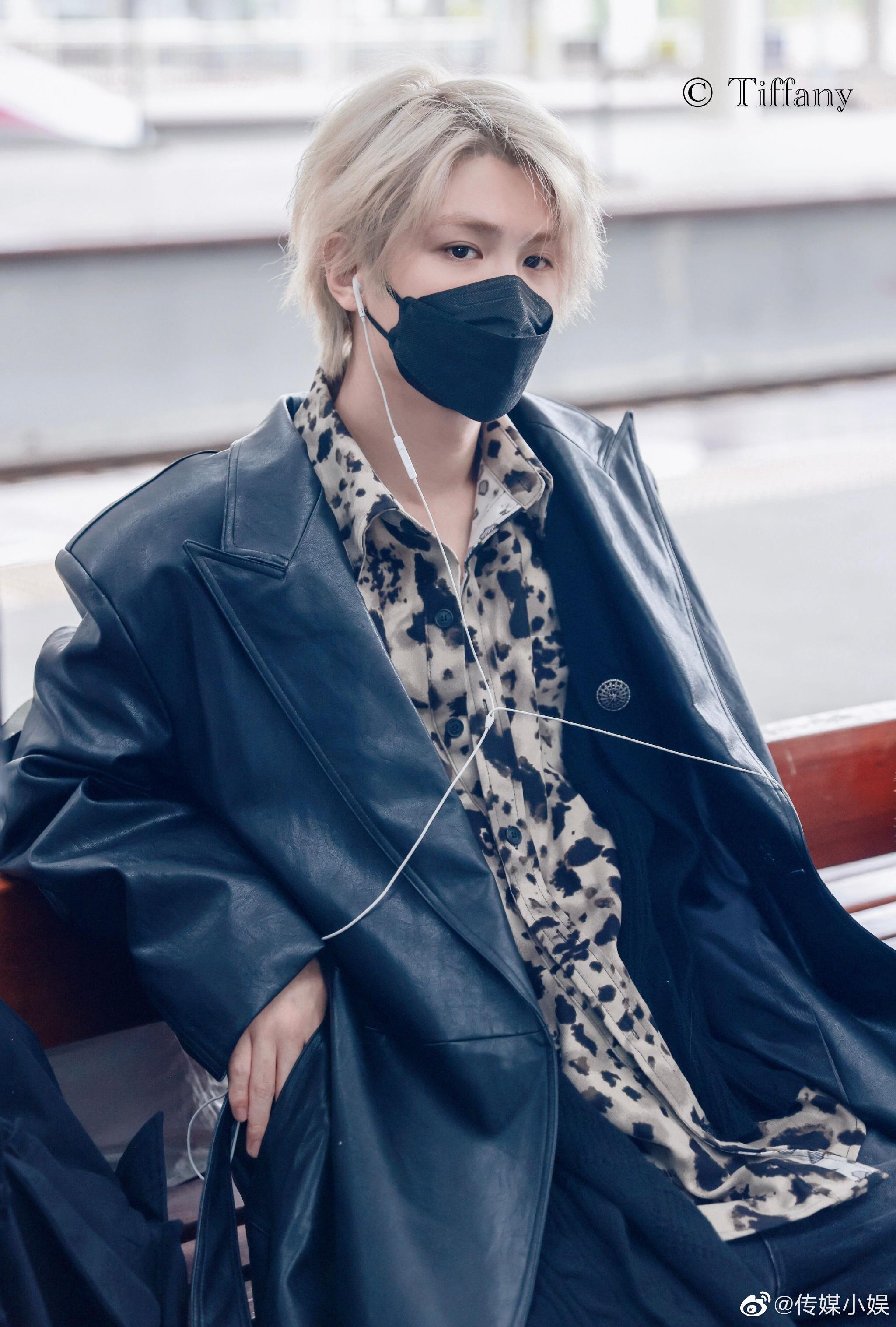 我怎么才看到黄明昊这个金发的造型……|黄明昊|金发|造型_新浪新闻