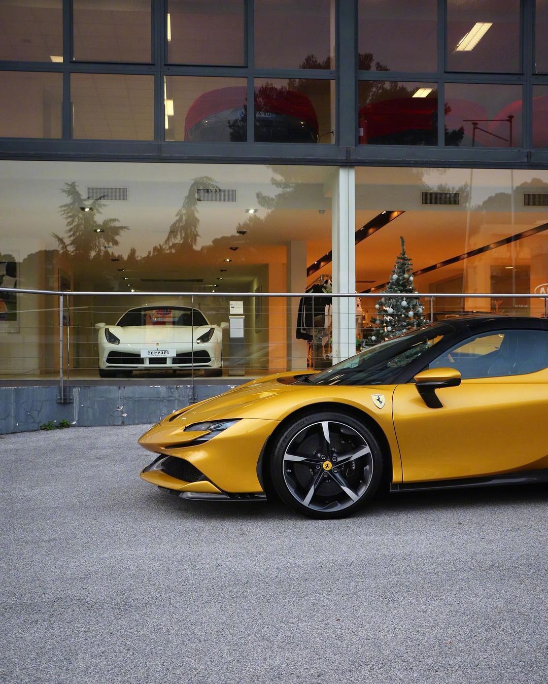 法拉利sf90 spider giallo montecarlo__财经头条