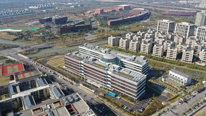 一个李政道研究所，一下子多了三个院士，集六大洲十多国科研人员｜张江策源力休闲区蓝鸢梦想 - Www.slyday.coM