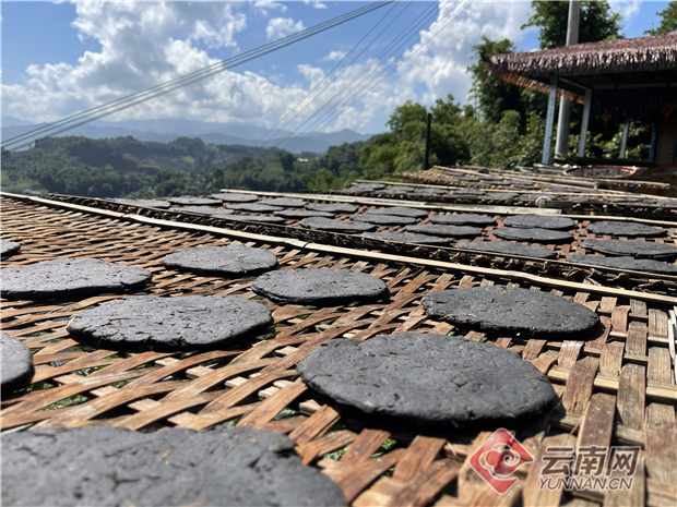 芒市三台山乡:同志哥,请来美丽的寨子,喝一杯德昂族酸茶
