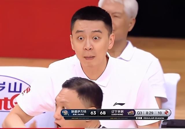 论业余我们是专业的?cba本赛季仅6名裁判属专职,闫军首当其冲