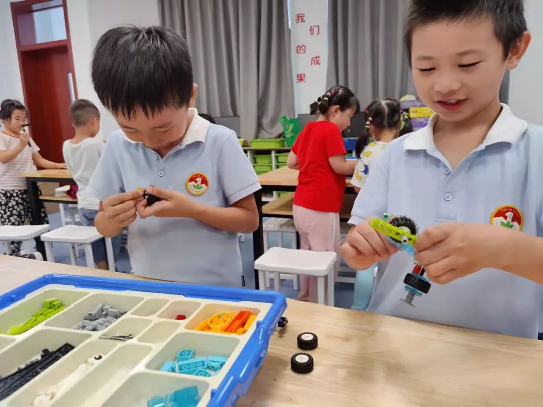 最新！南京课后服务第一天，我们发现了五个特点...休闲区蓝鸢梦想 - Www.slyday.coM