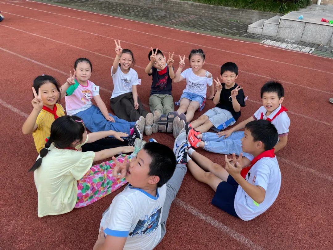 最新！南京课后服务第一天，我们发现了五个特点...休闲区蓝鸢梦想 - Www.slyday.coM