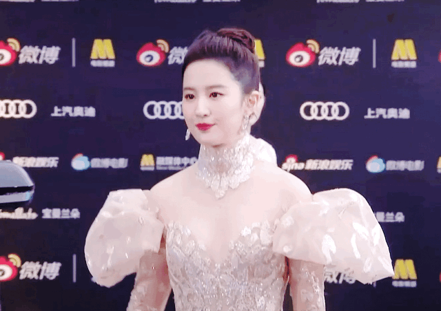 明星红毯有多卷:章子怡戴巨型翡翠、刘亦菲高定首穿、袁泉云淡风轻休闲区蓝鸢梦想 - Www.slyday.coM 明星红毯有多卷:章子怡戴巨型翡翠、刘亦菲高定首穿、袁泉云淡风轻休闲区蓝鸢梦想 - Www.slyday.coM