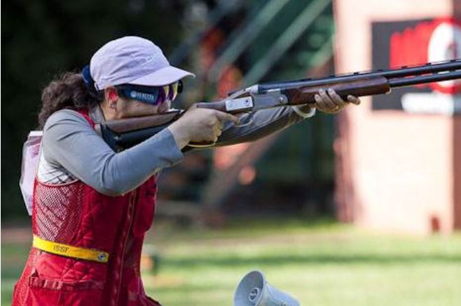 当时的张山在四川南充的一所很有名气的中学——南充一中学习,而且她