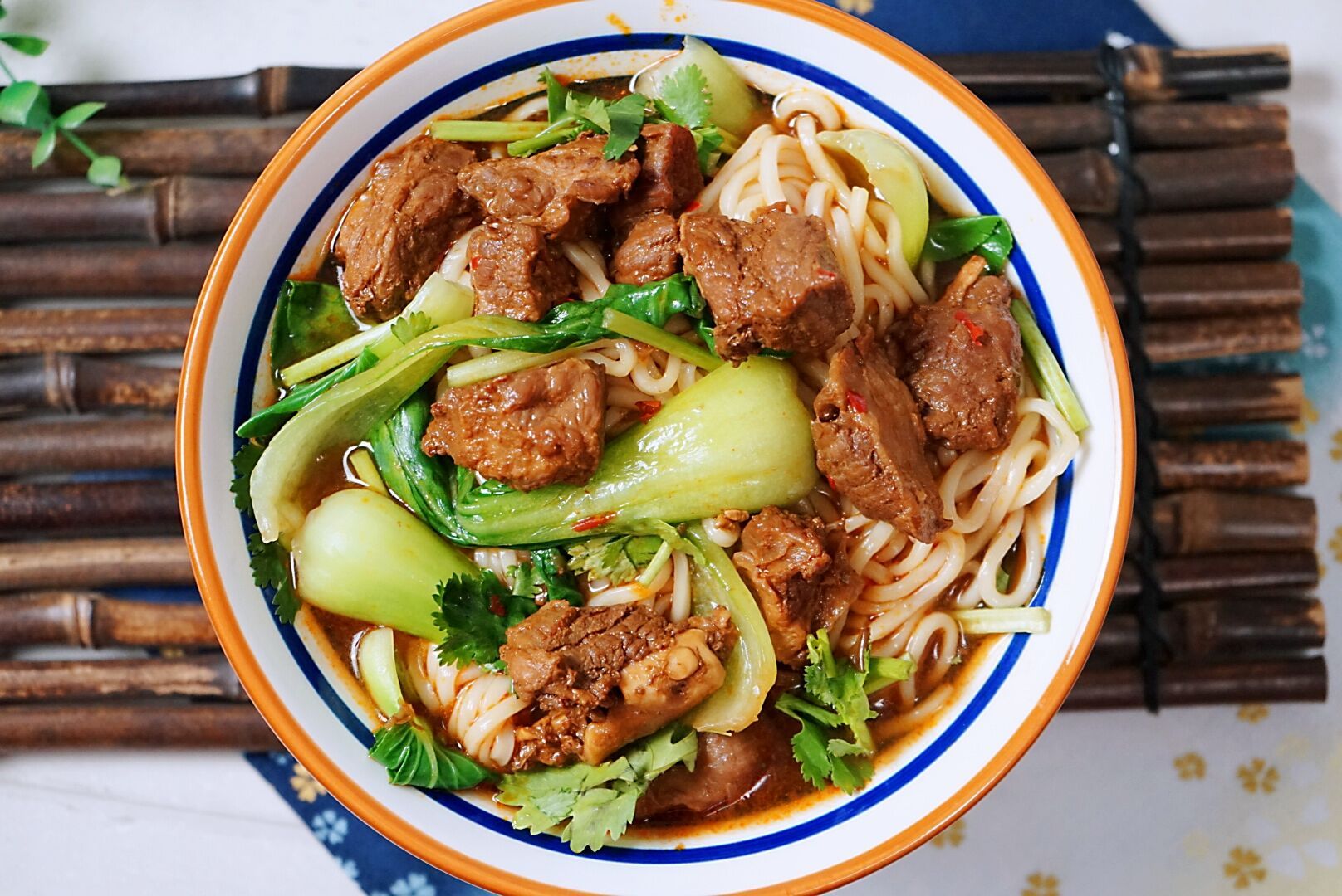 冬至不仅吃饺子香,大块牛肉汤面也特诱人,早点晚餐连着吃也不腻|牛肉