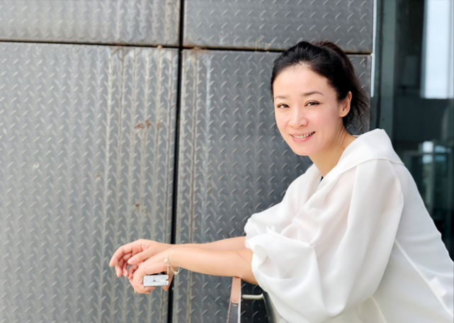 46岁李乃文疑曝恋情！与妙龄女子进出酒店，女方大胆主动举止亲密休闲区蓝鸢梦想 - Www.slyday.coM