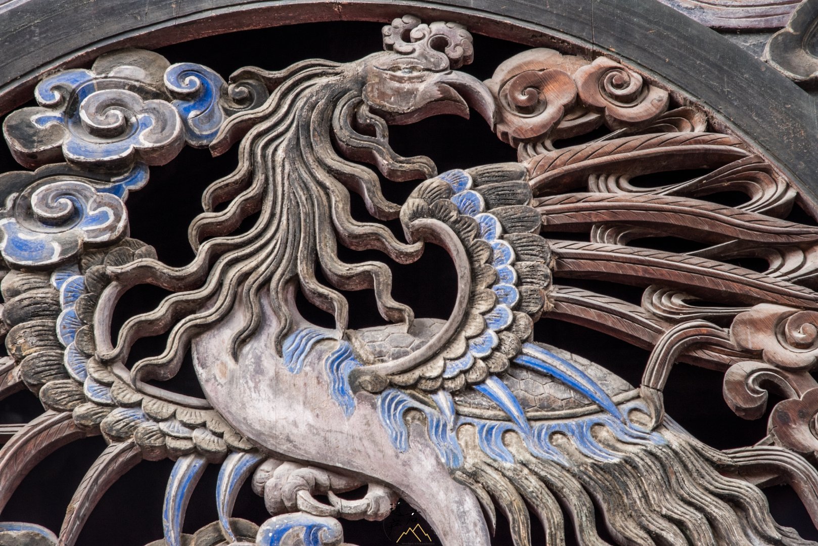 天水伏羲庙门扇上的凤凰造型木雕