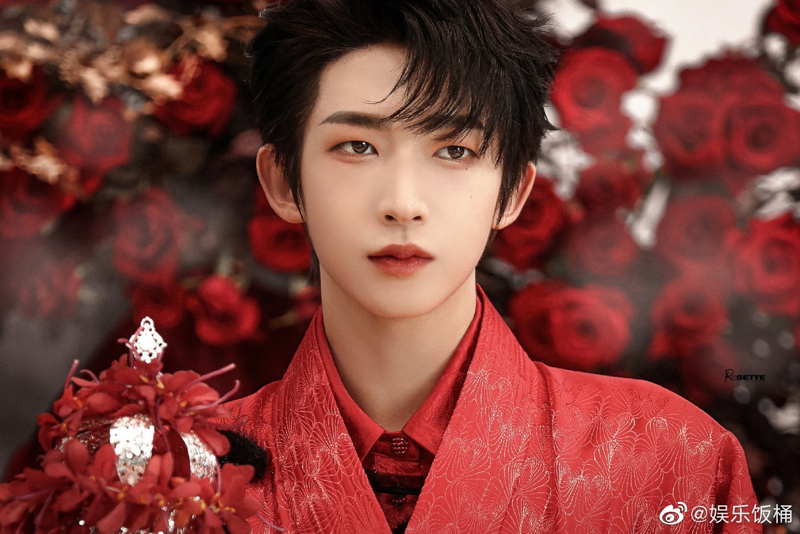 粉丝梦寐以求刘宇成团夜唱戏腔来了